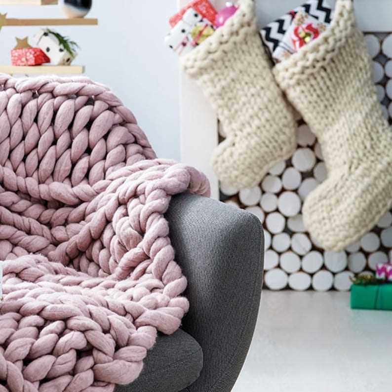 Chunky yarn knit christmas stocking pattern