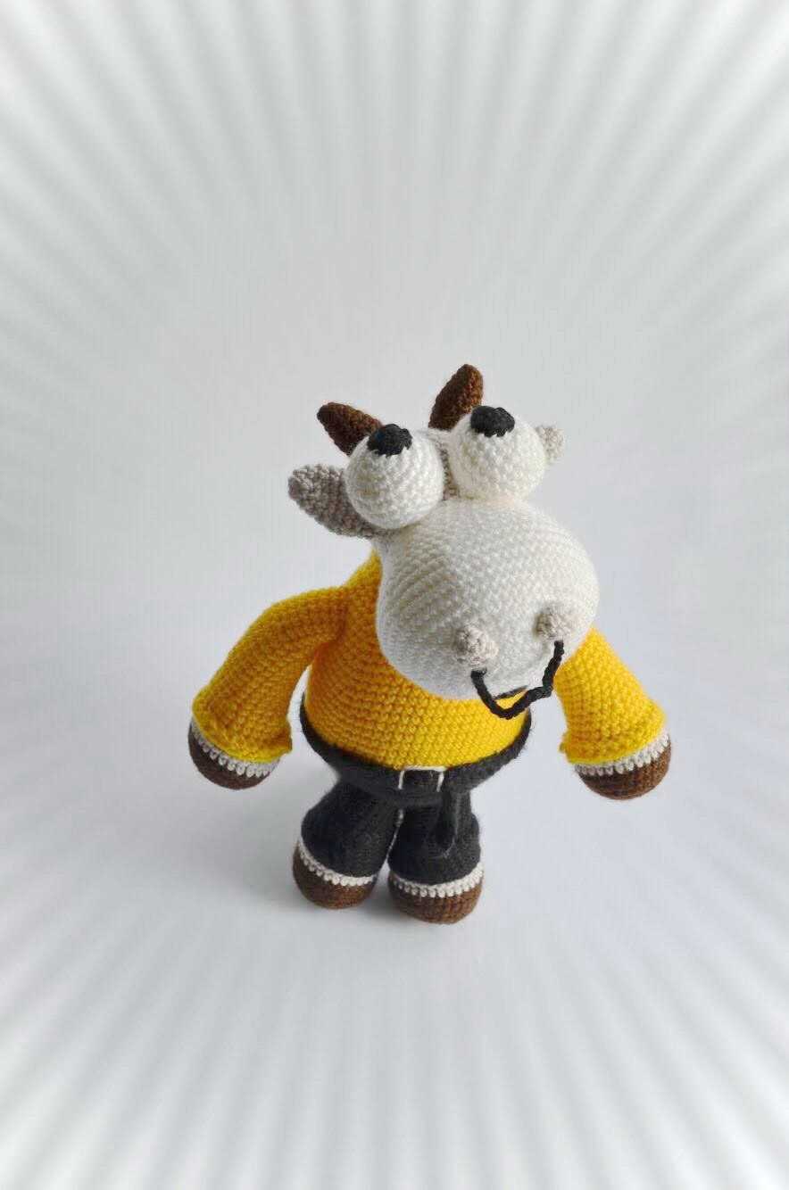 Knitted cow pattern free