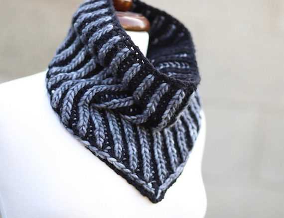 Brioche cowl knitting pattern