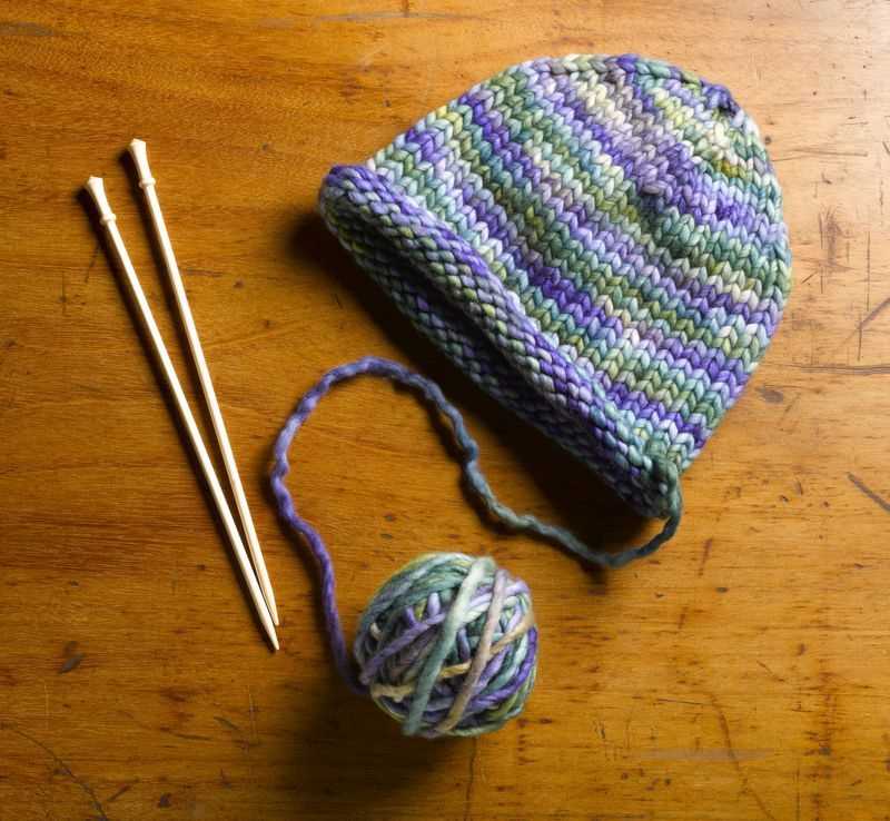 Button tab knit hat pattern