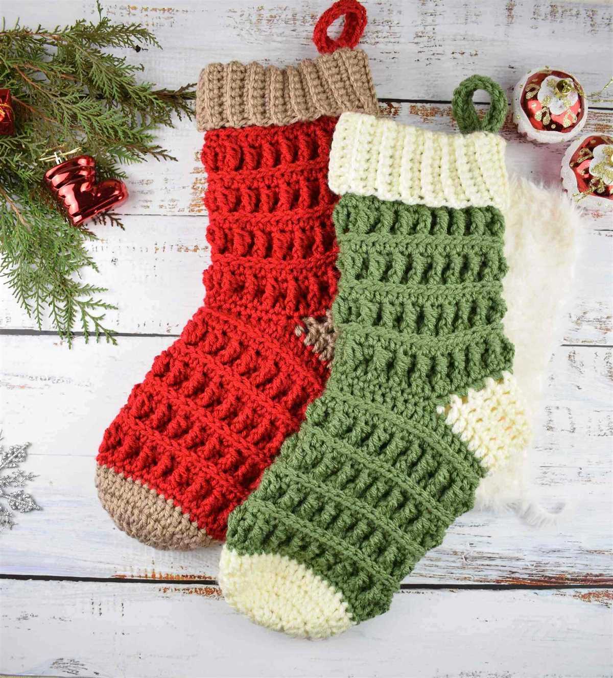 Free easy knitting patterns for christmas stockings