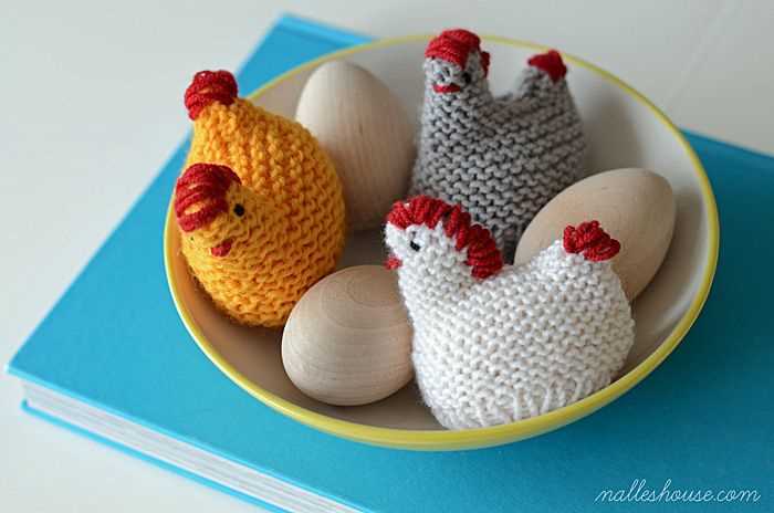 Knitted chick egg cosy pattern