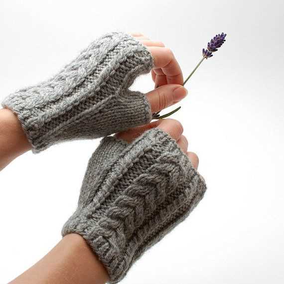 Cable fingerless gloves knitting pattern