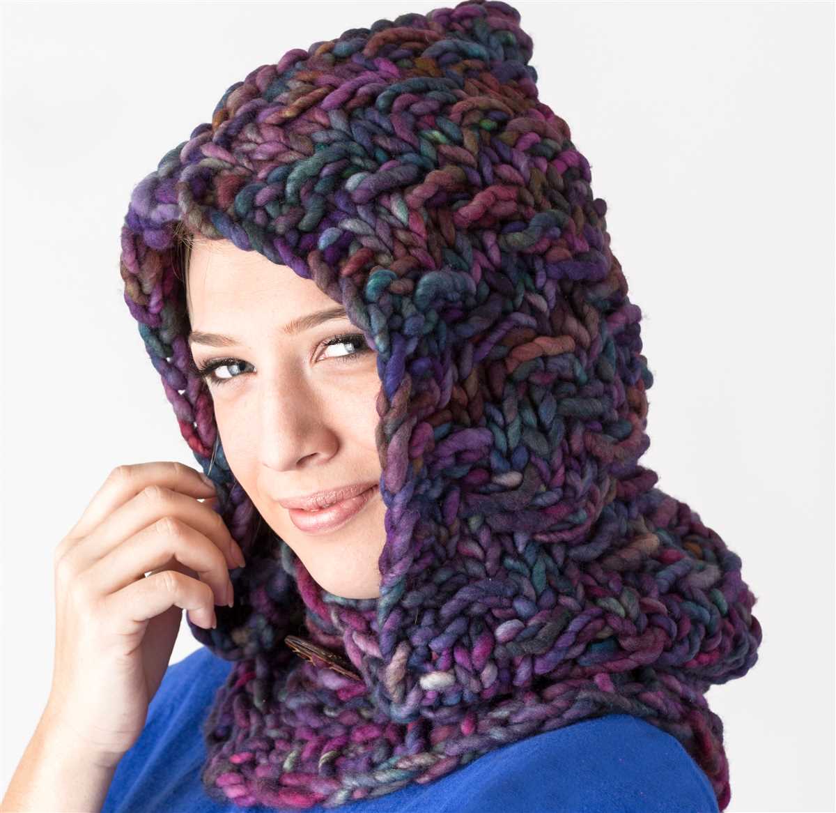 Cable hoodie knitting pattern