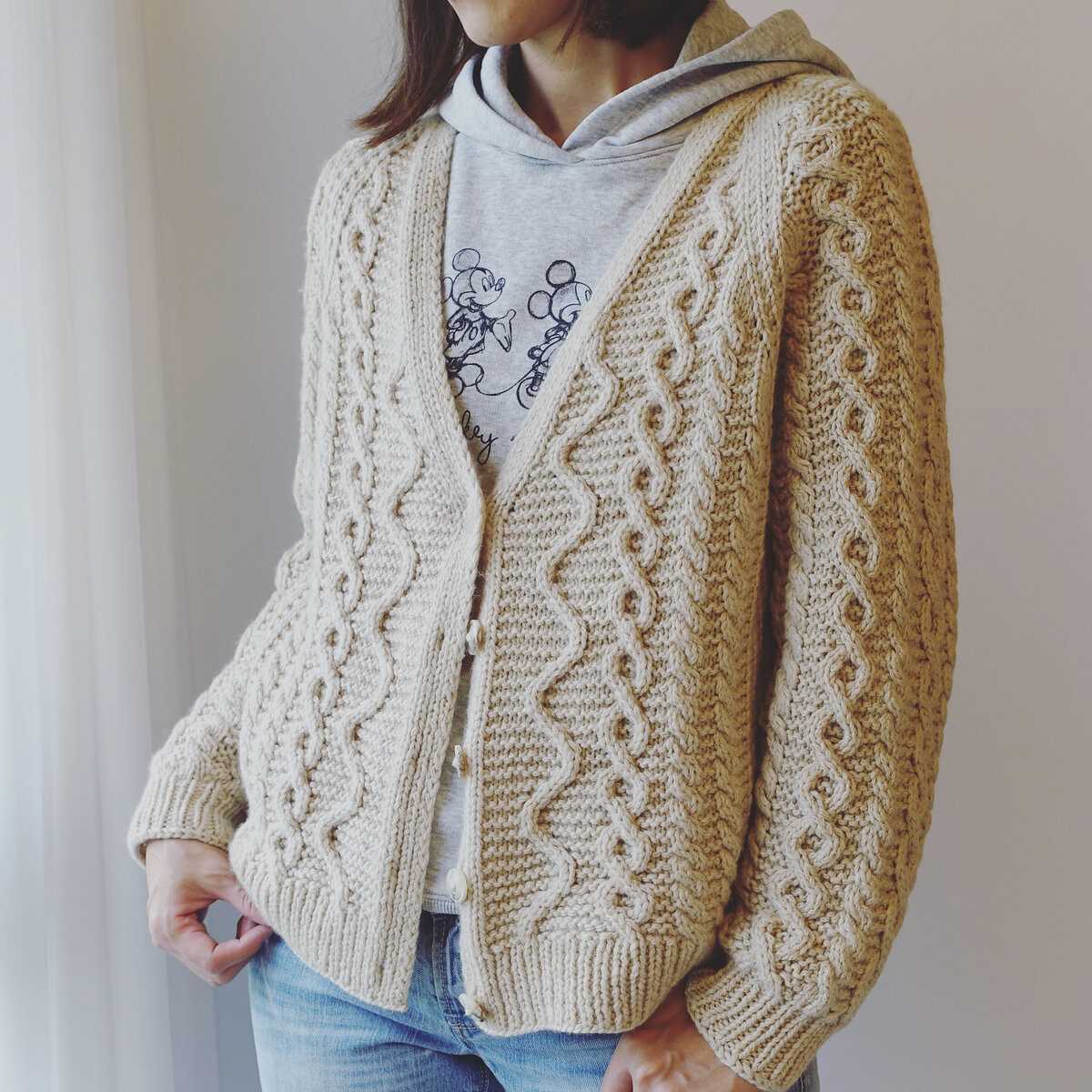 Cable cardigan knitting pattern