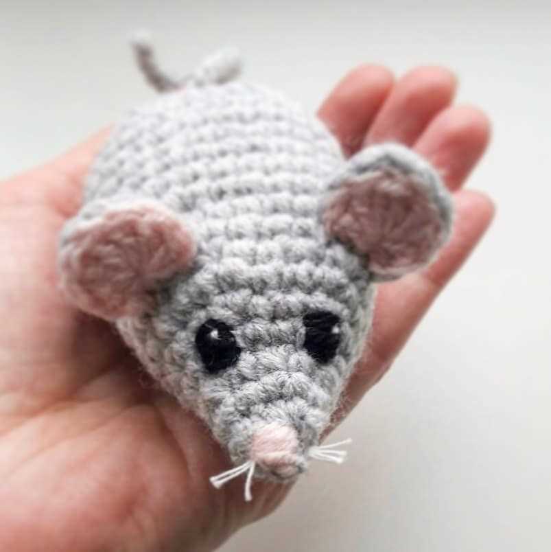 Cat toy mouse knitting pattern