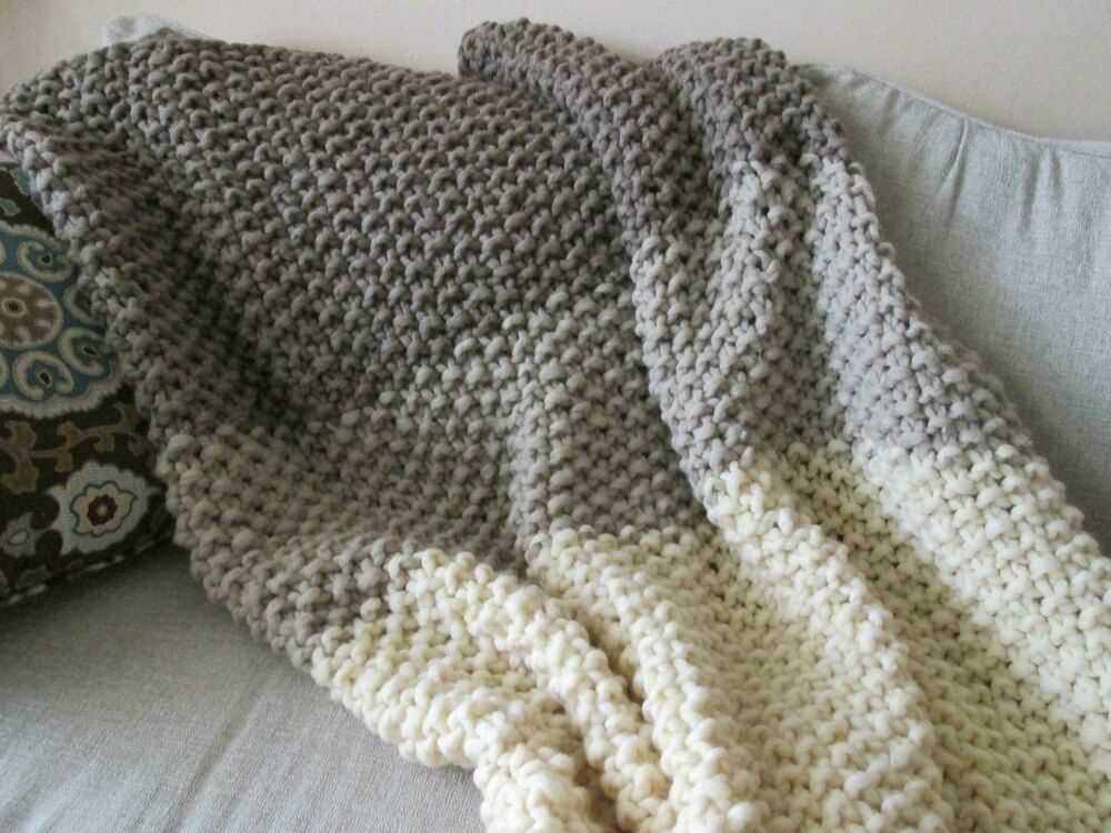 Wavy knit blanket pattern