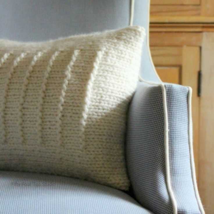 Chunky knit throw pillow pattern