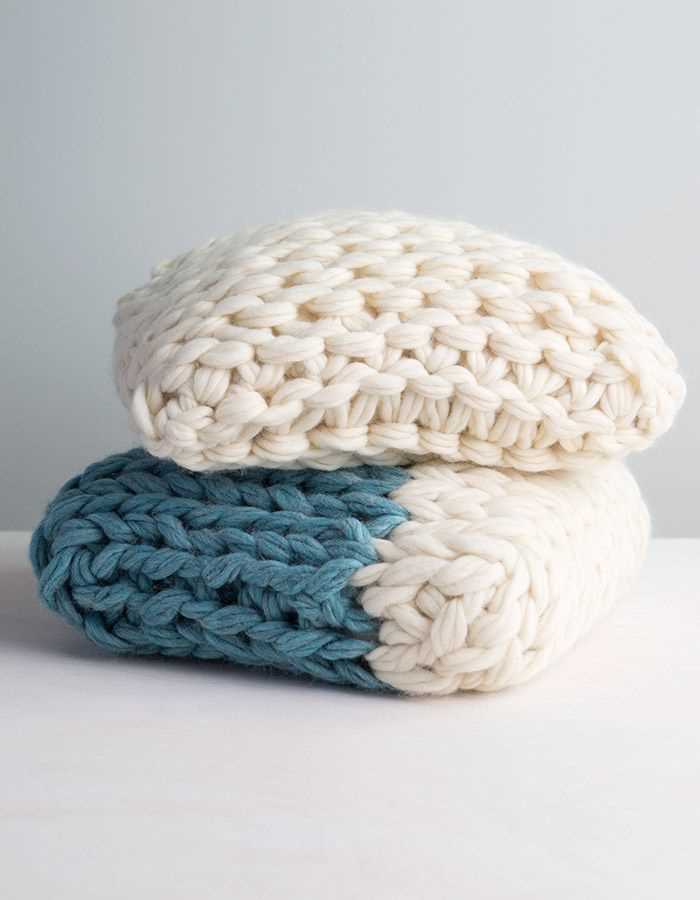 Chunky knit throw pillow pattern