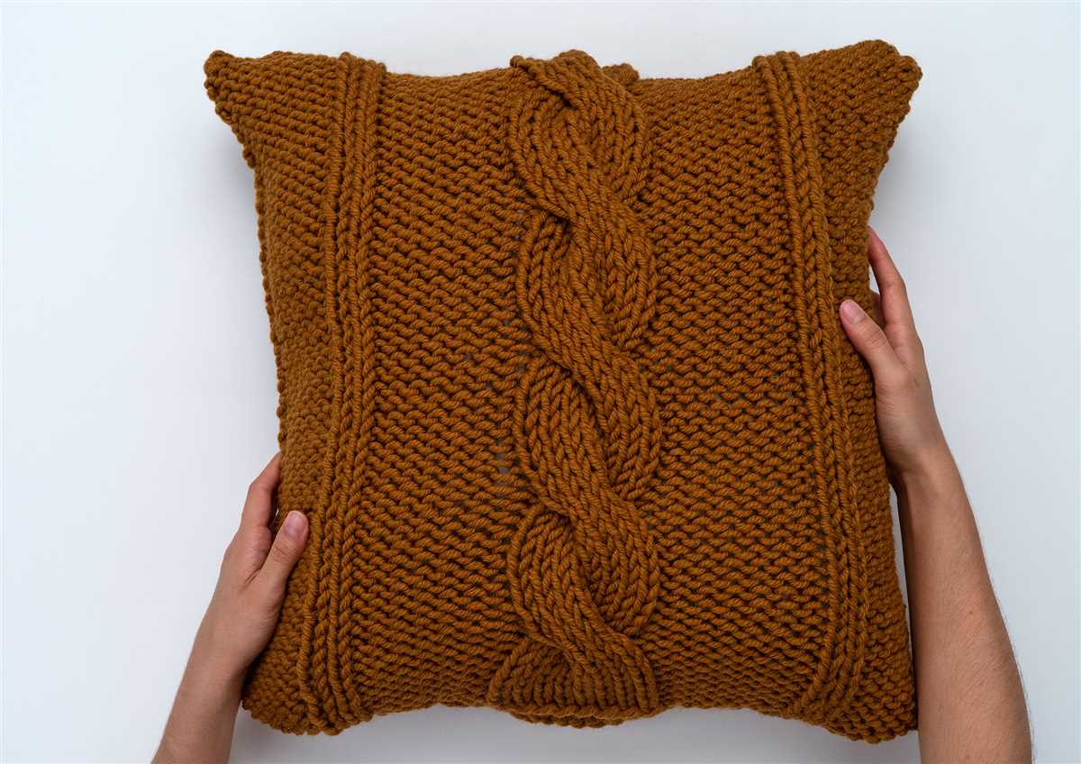 Chunky knit throw pillow pattern