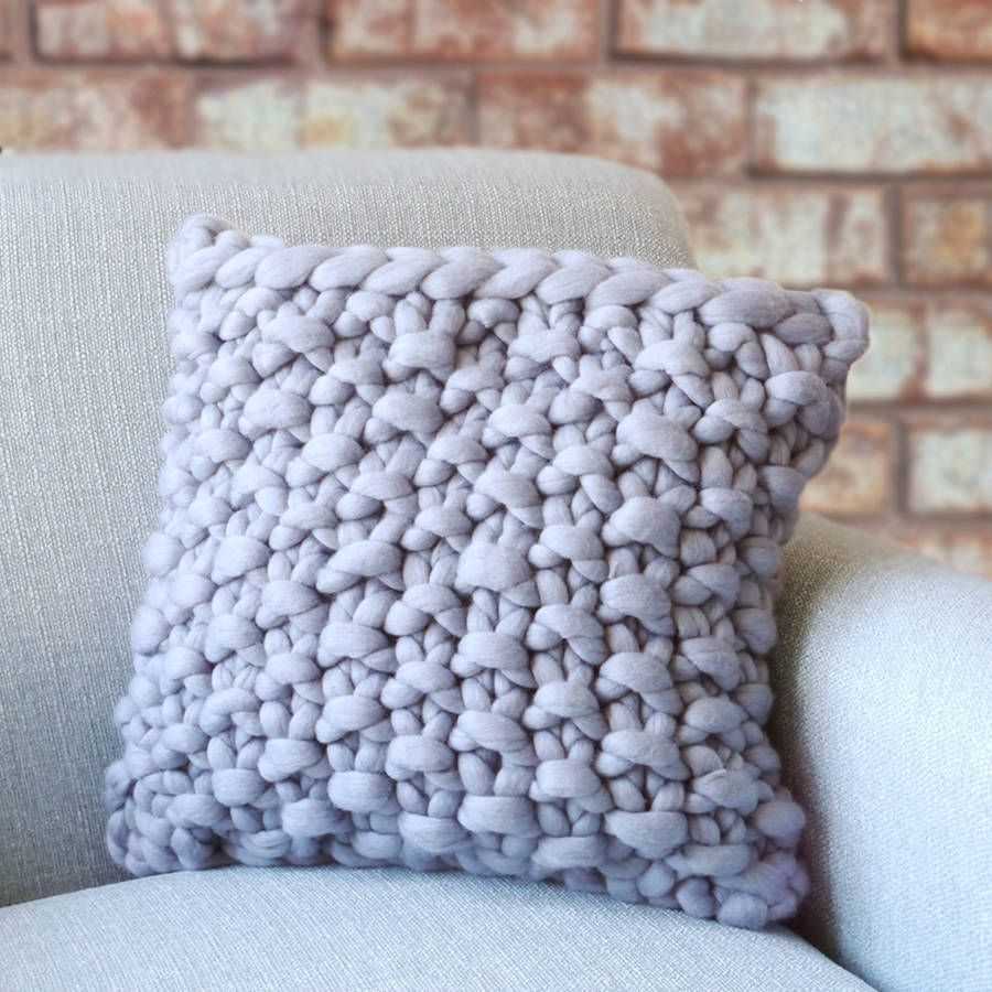 Chunky knit throw pillow pattern