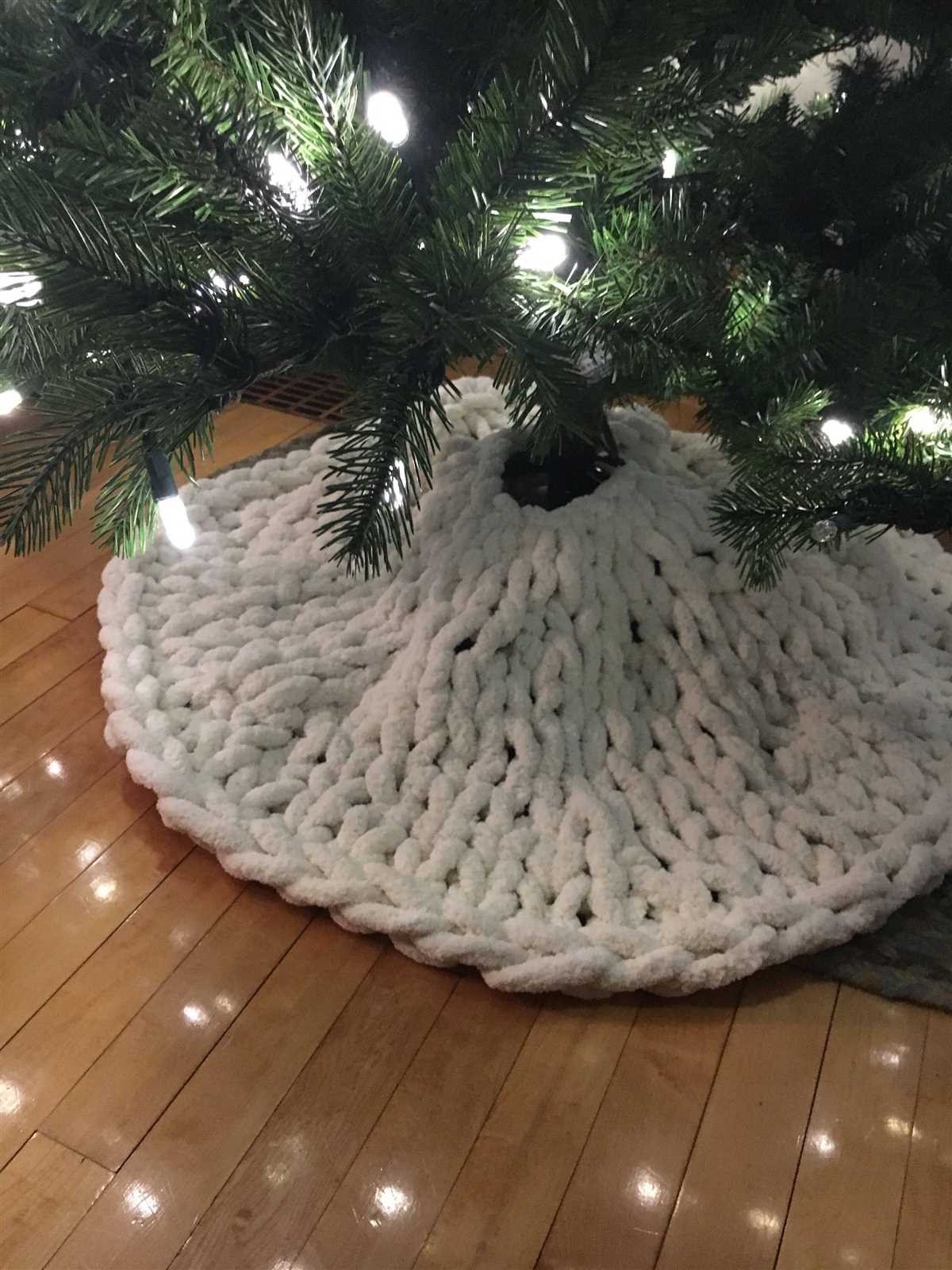 Chunky knit tree skirt pattern