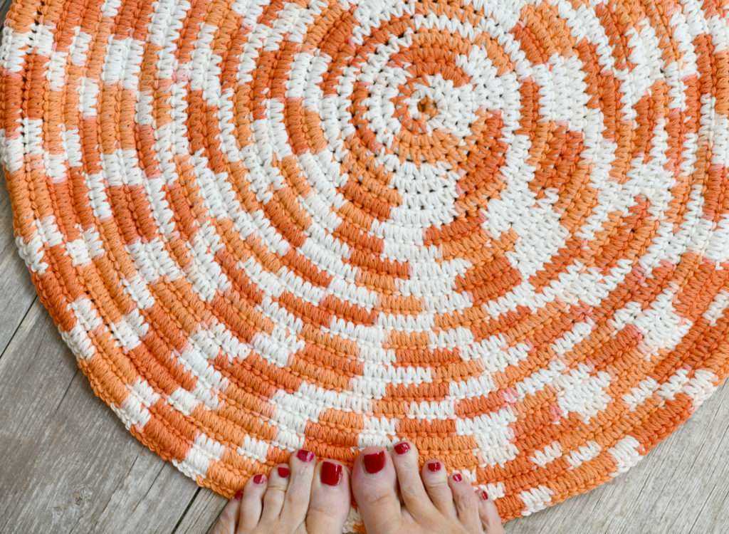 Knitted bath mat pattern