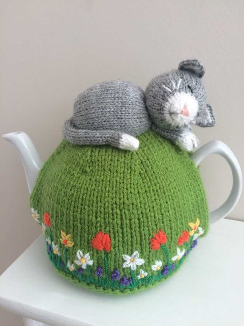 Free tea cosy knitting patterns for beginners