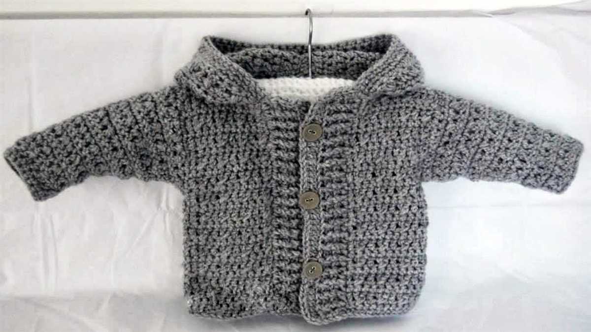 Knitting patterns for newborn cardigans