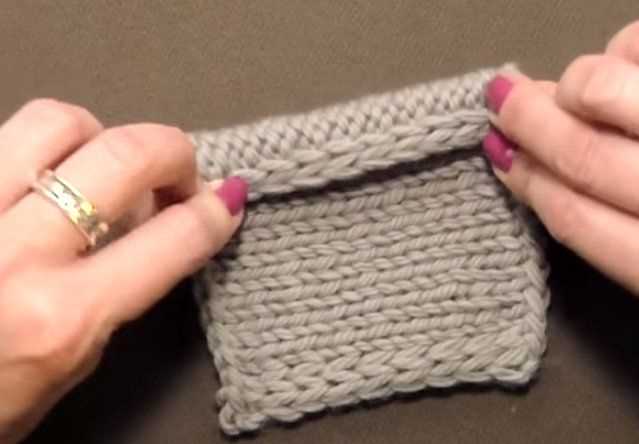 Criss cross knit scarf pattern