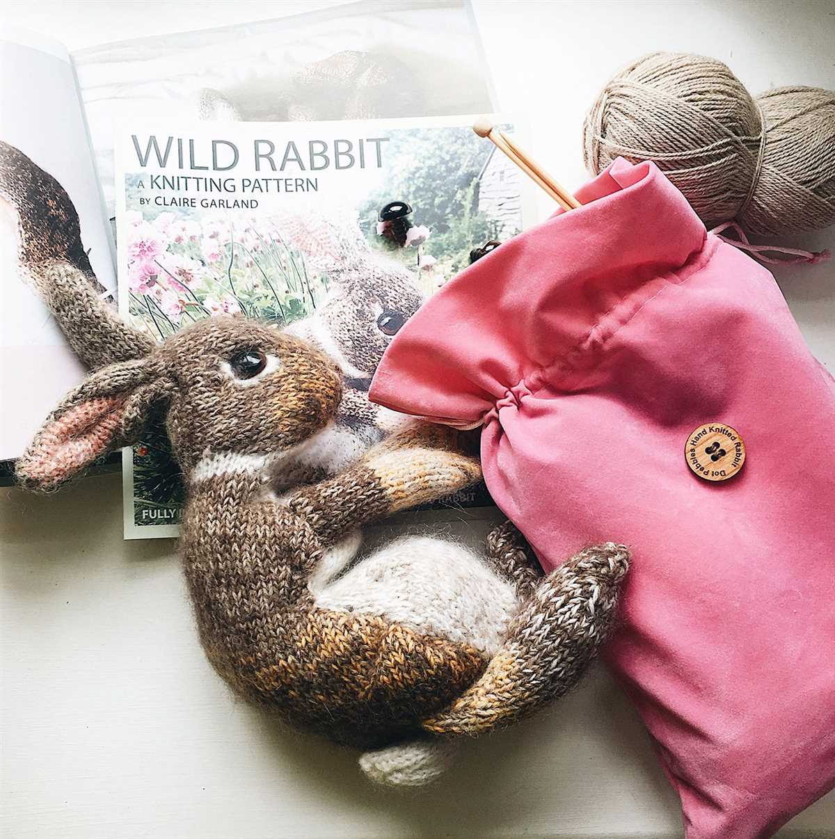 Rabbit pattern knitted