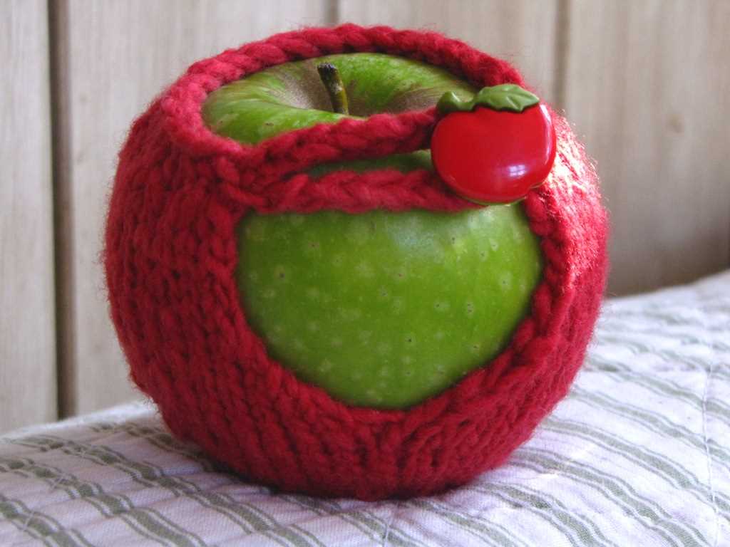 Apple cozy knitting pattern