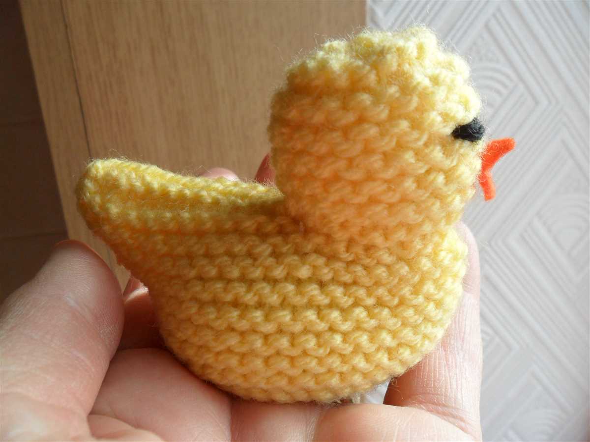 Free knitting pattern easter chick