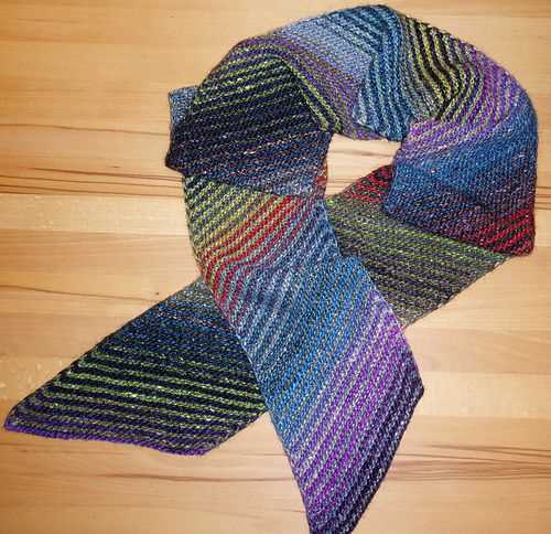 Diagonal scarf knit pattern