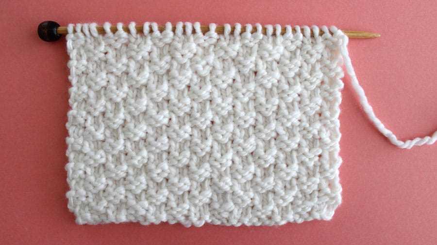 Diagonal knit stitch pattern