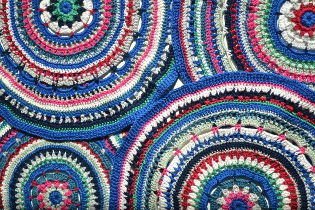 Mandala thick and quick knitting patterns