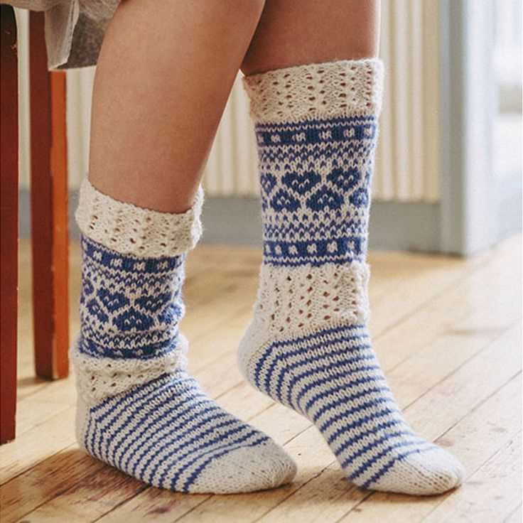 Doll socks knitting pattern