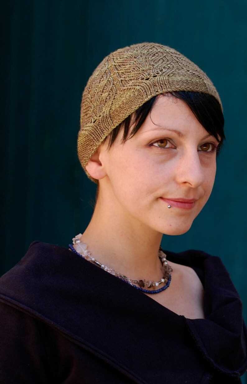 Lace beanie knitting pattern