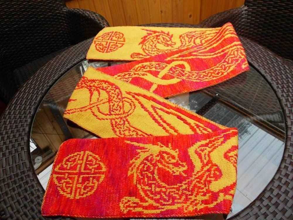 Dragon wing scarf knitting pattern