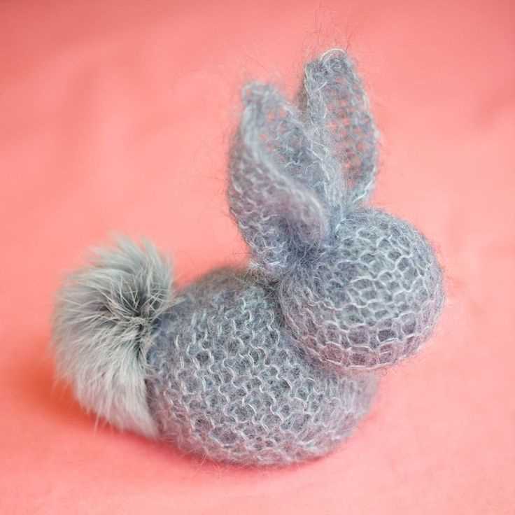 Knitted bunny pattern from a square