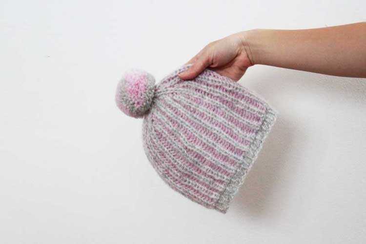 Knitting patterns bobble hats
