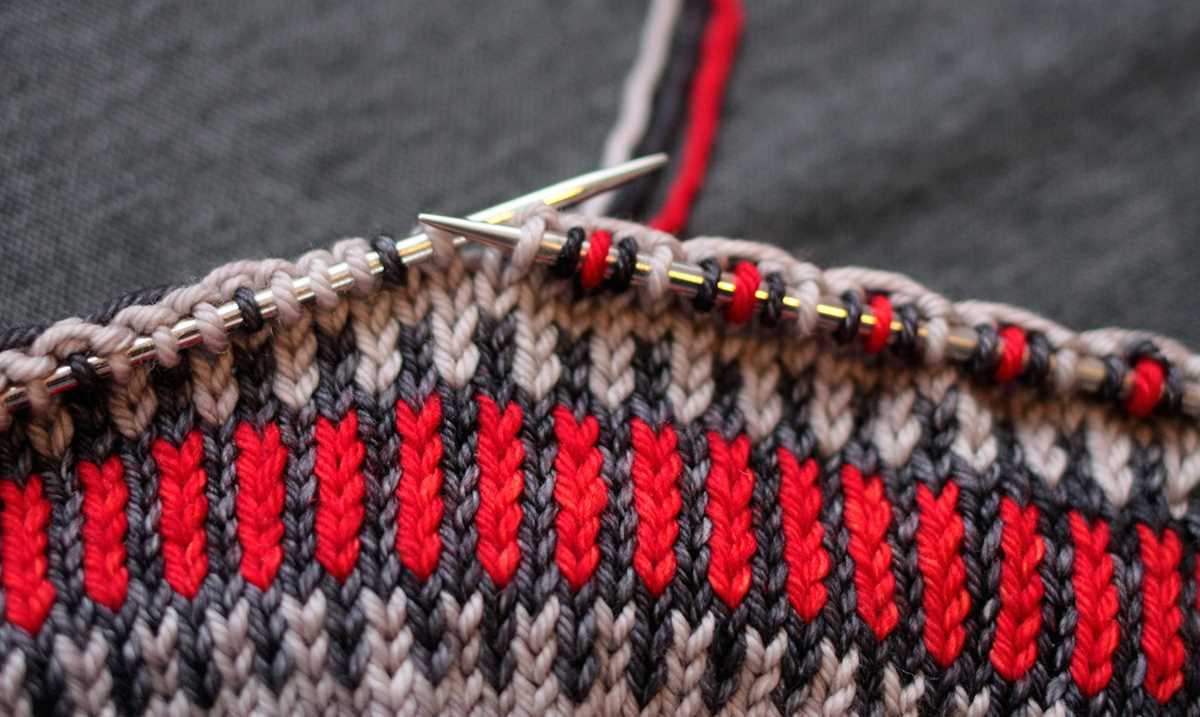 Easy fair isle knit hat pattern