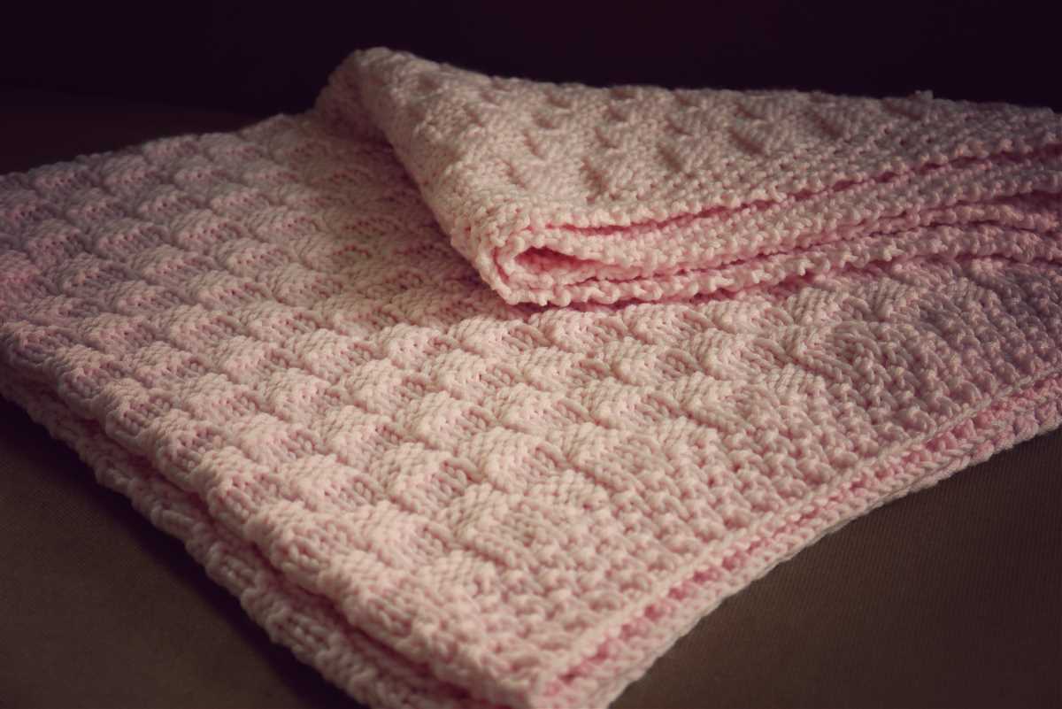 Easy lace blanket knitting pattern