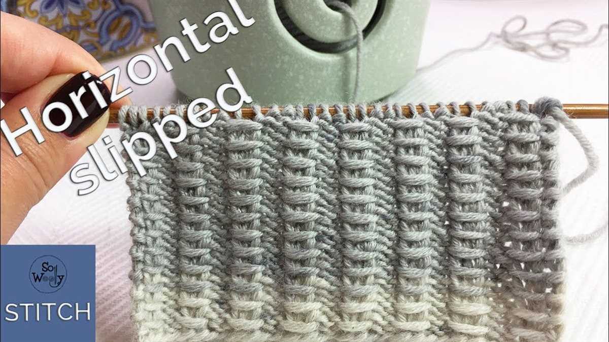 Easy reversible knit scarf pattern