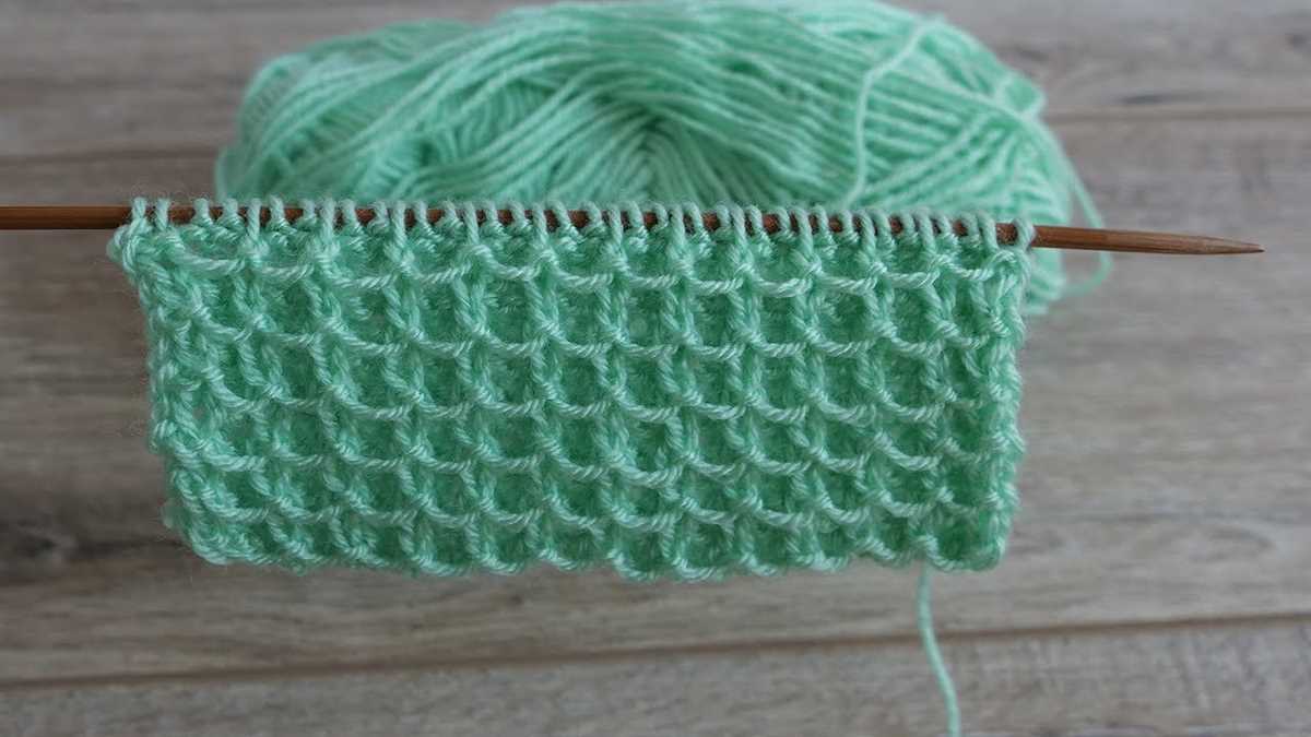 Open mesh knitting pattern