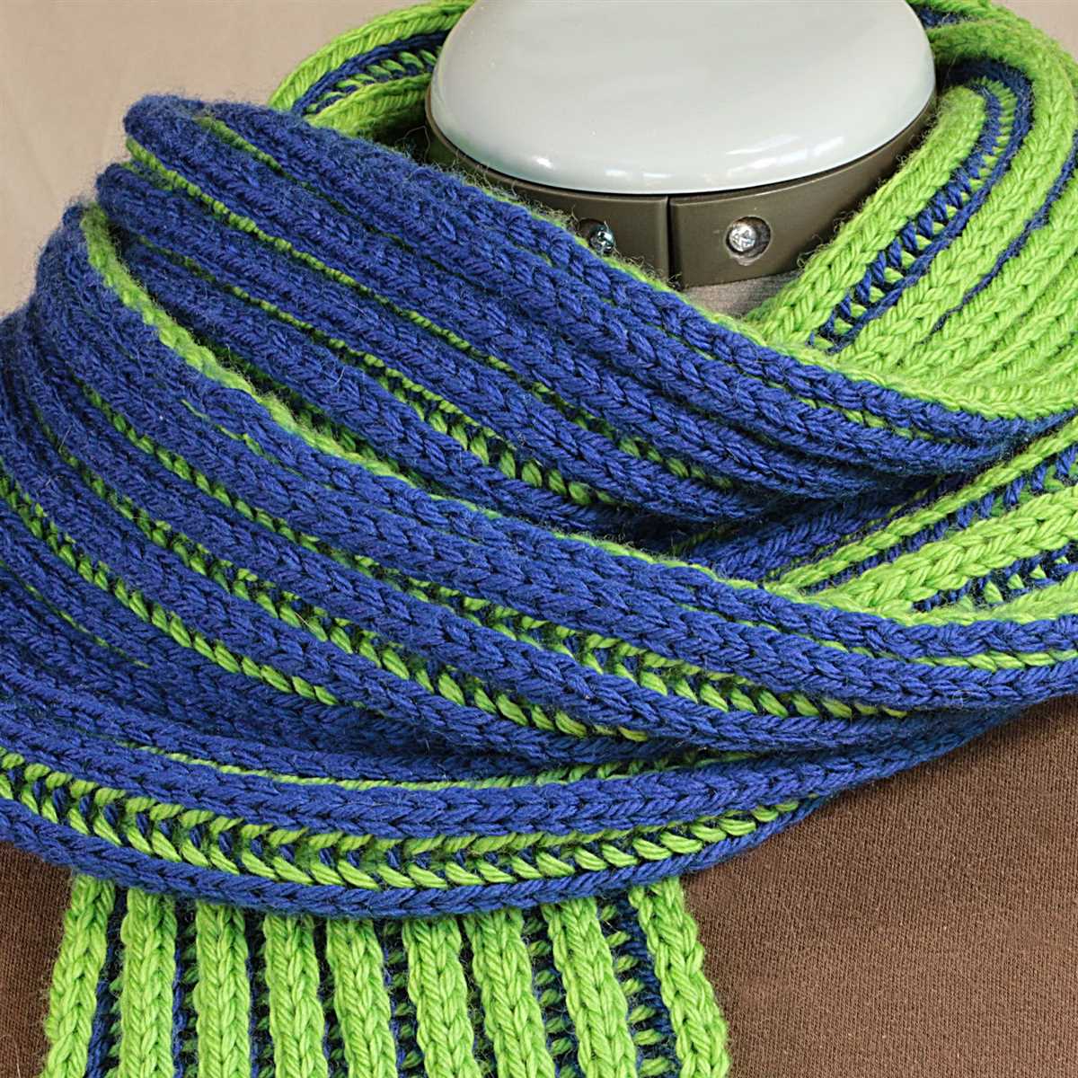 Two color knitting patterns scarf
