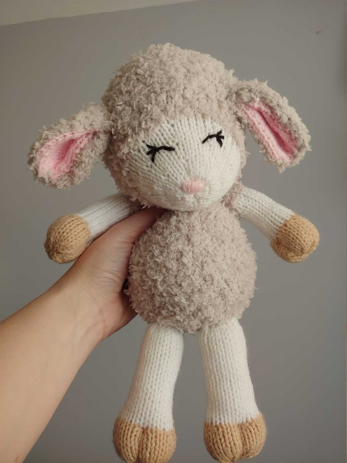 Fuzzy lamb knitting pattern