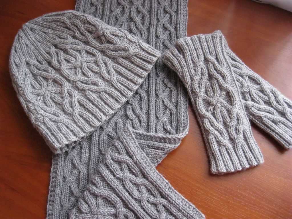 Cable knit crochet scarf pattern