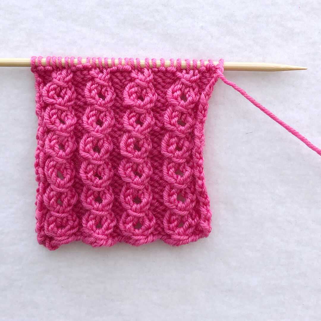 Eyelet knit stitch pattern