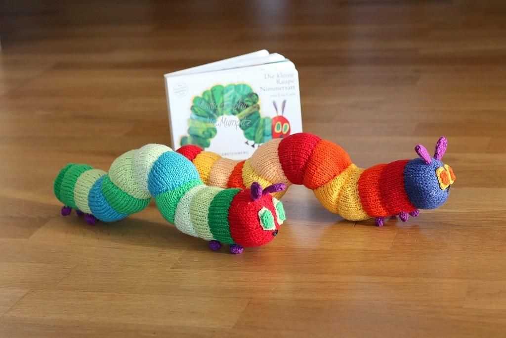 Knitted caterpillar pattern