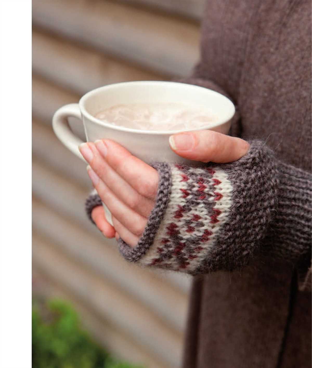Knit Your Own Fair Isle Mittens with this Free Pattern! Fair isle mittens knitting pattern free