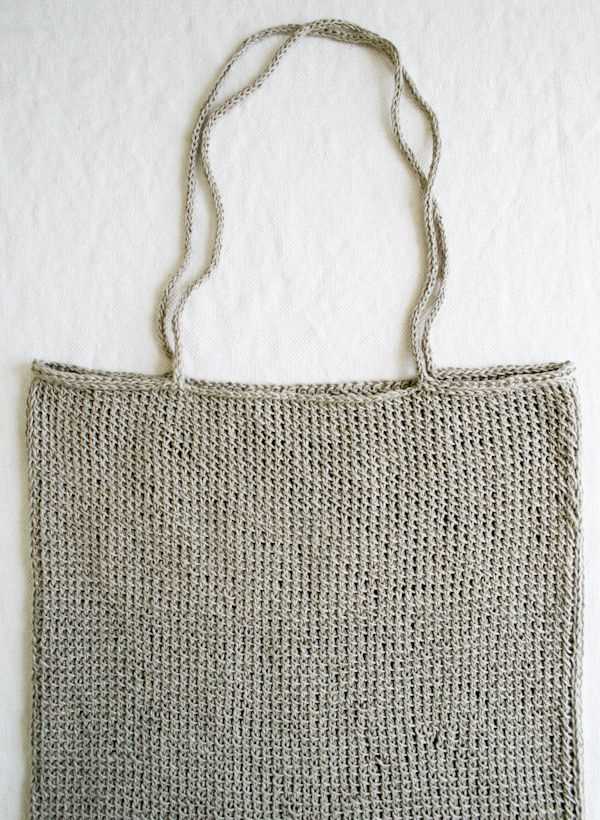Create your own stylish knitted bag with this free pattern! Free knit bag pattern