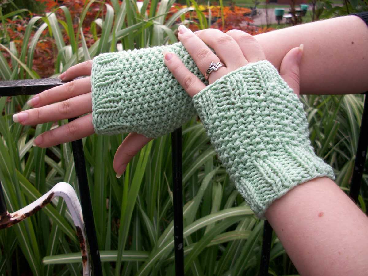 Fingerless mittens knitting pattern circular needles