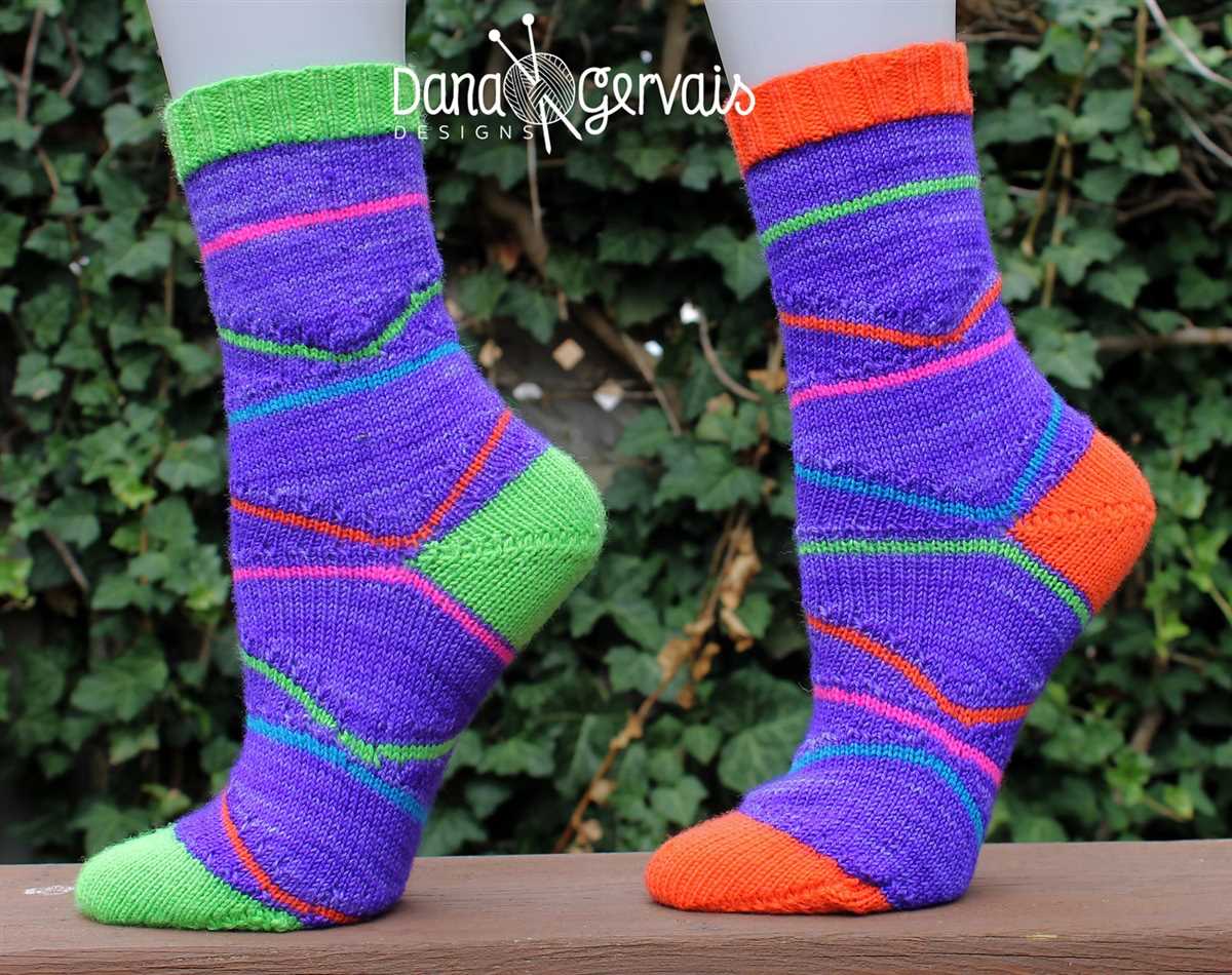 Fish socks knitting pattern