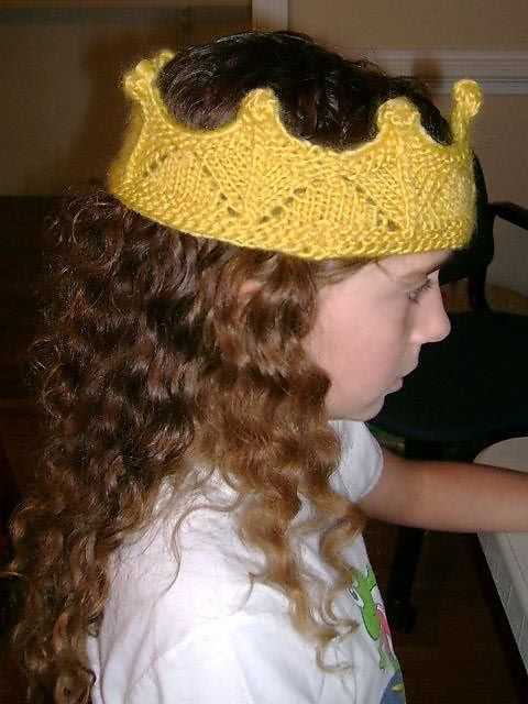 Knitted crown patterns free