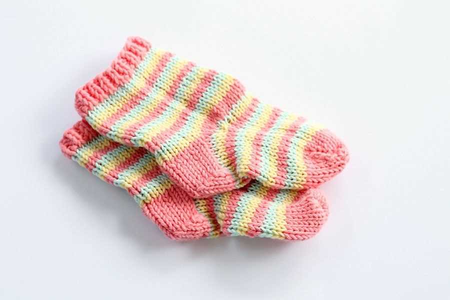Free easy sock knitting pattern