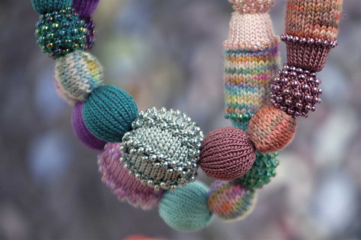 Knitting with beads patterns