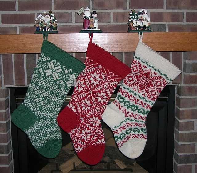 Free christmas stocking knitting pattern straight needles for beginners