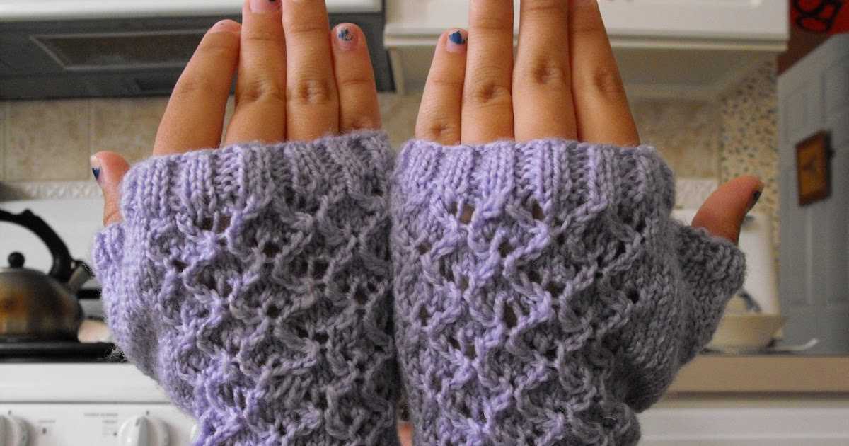 Lace fingerless gloves knitting pattern