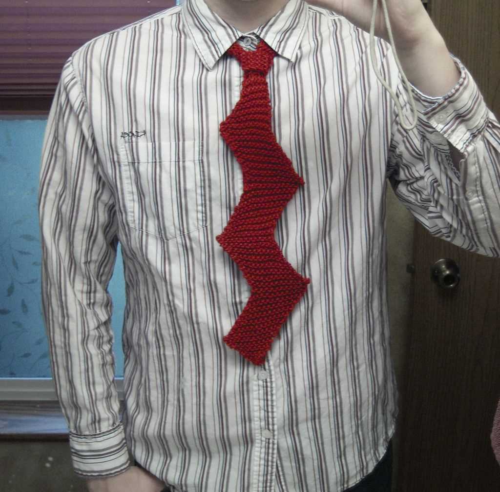 Knit necktie pattern